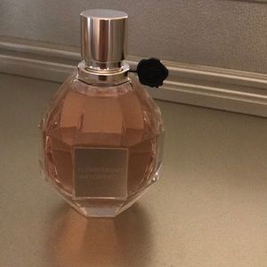Victor & Rolf perfume